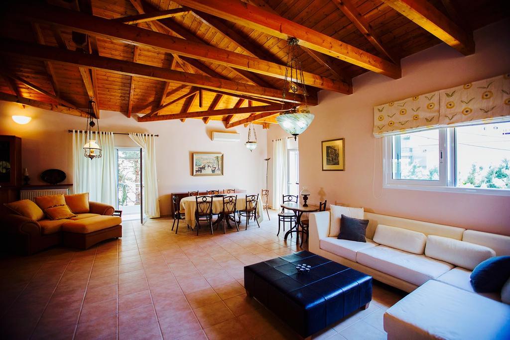 לוטראקי Loft Near The Beach מראה חיצוני תמונה